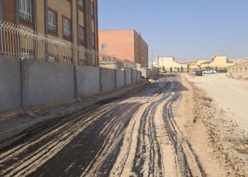 آغاز عملیات آسفالت مدارس علی پیوندی‌زاده و نیره کاظم‌زاده محله مهرگان