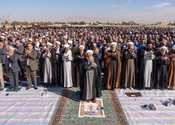 اقامه نماز باران با حضور گسترده نمازگزاران در محله رسالت مشهد