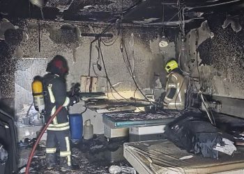 مهار حریق کارگاه غیرمجاز پوشاک در بلوار شهید آوینی مشهد