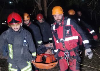 نجات مرد ۶۰ ساله از سقوط به چاه ۶ متری در مشهد